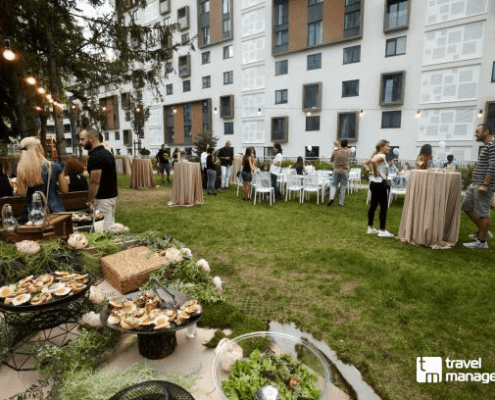 TravelManagment-Organizirane-na-Sabitia-Garden party 1