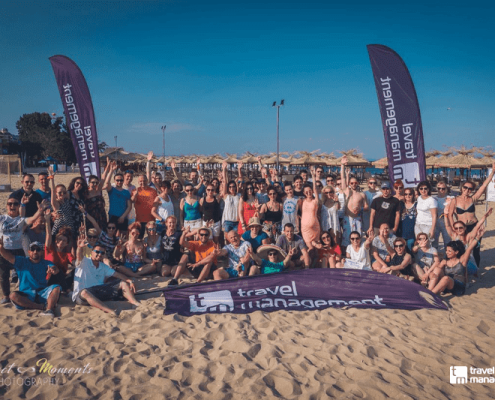 TravelManagment-Organizirane-na-Sabitia-Beach Team building